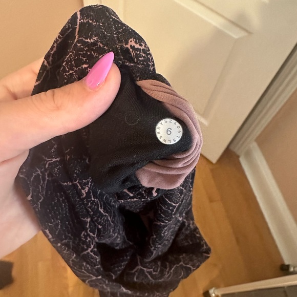 Gorgeous lululemon align leggings black and Mauve - Picture 5 of 5